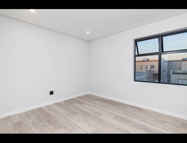 4 BEDROOM FREEHOLD FOR SALE IN SANDOWN